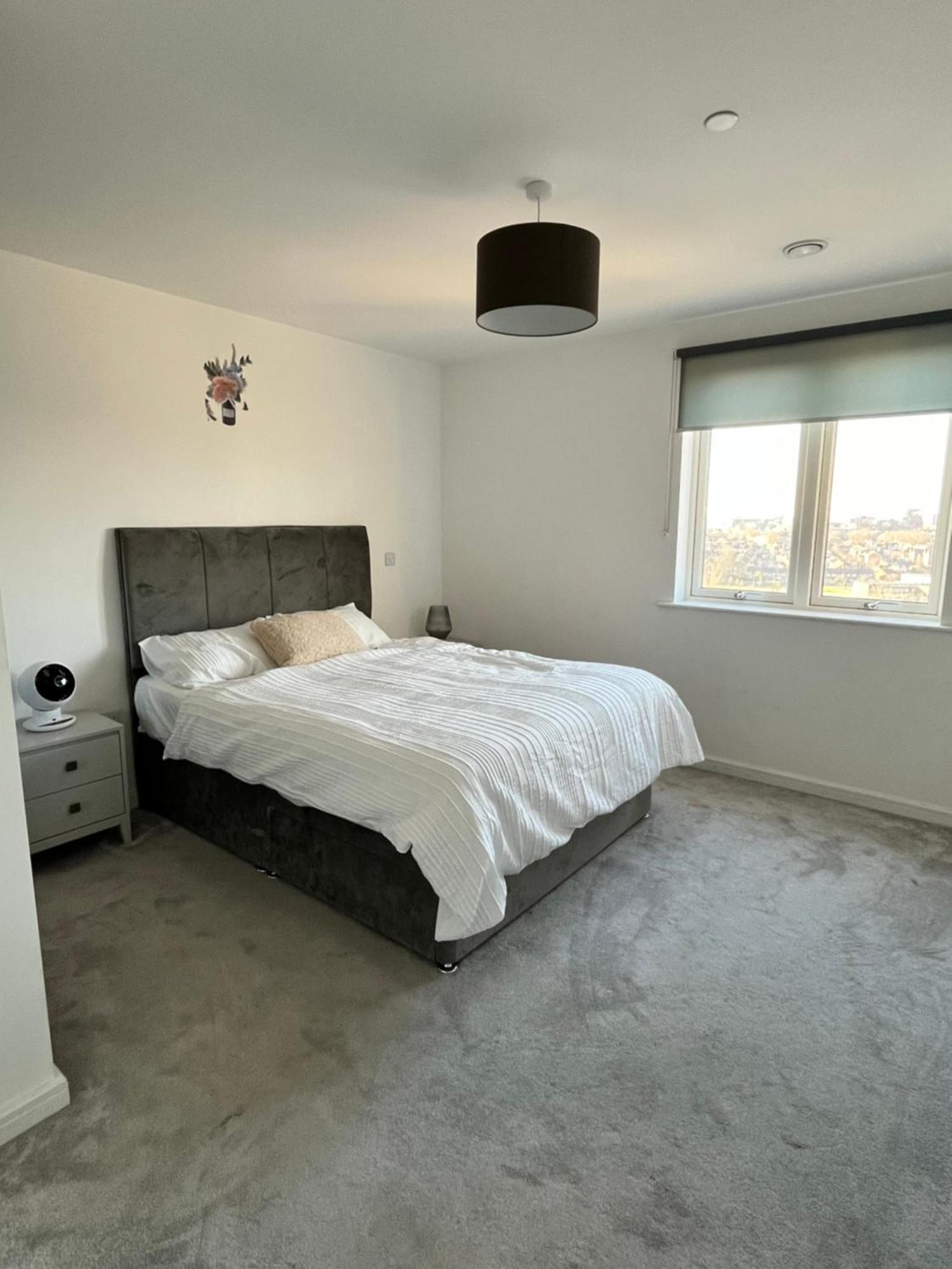 One Bedroom Apartment Баркінг Екстер'єр фото