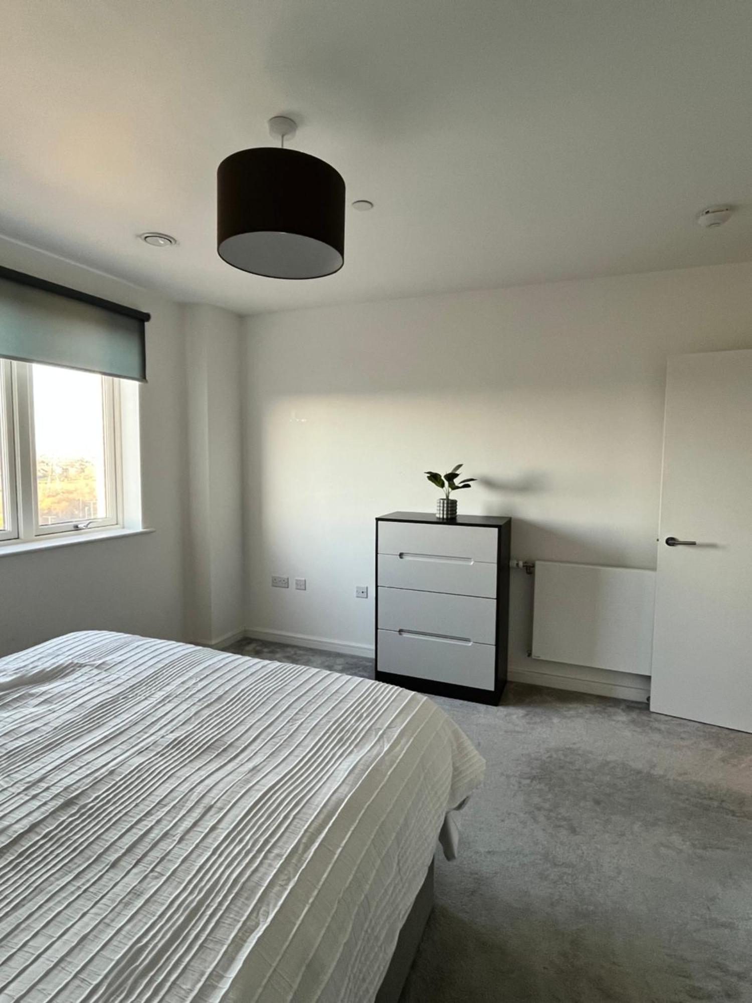 One Bedroom Apartment Баркінг Екстер'єр фото